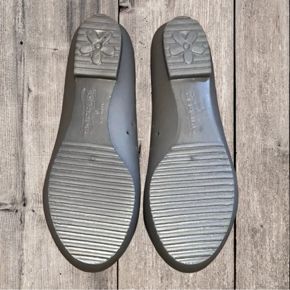NWOT Women's Silver Skidders Original Ballet Flat, Size 9 - Picture 3 of 4